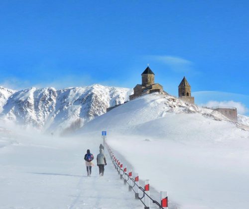 Snowy-road-to-Gergeti